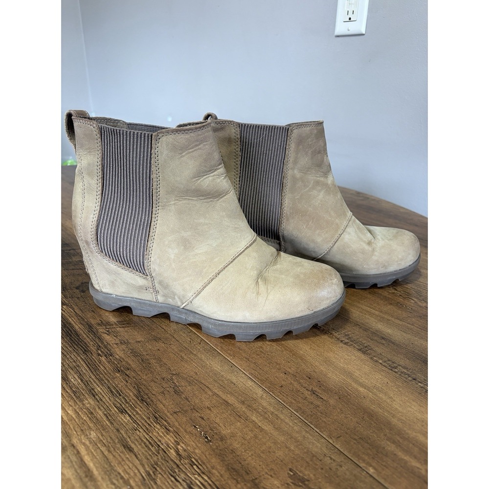 Sorel Women's Sorel Joan of Arctic Wedge II Camel Chelsea Leather Boots Size 10